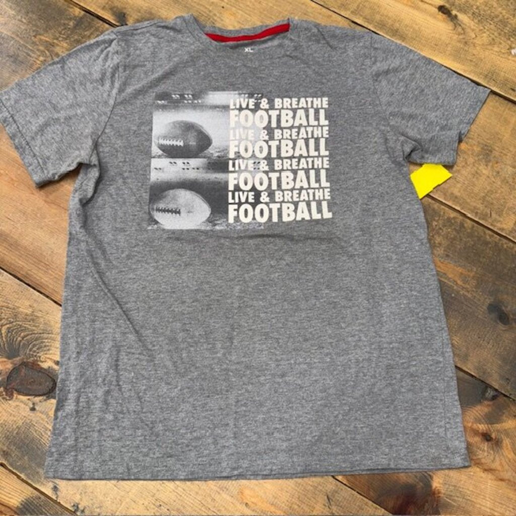 Live and Breathe football tee 18/20