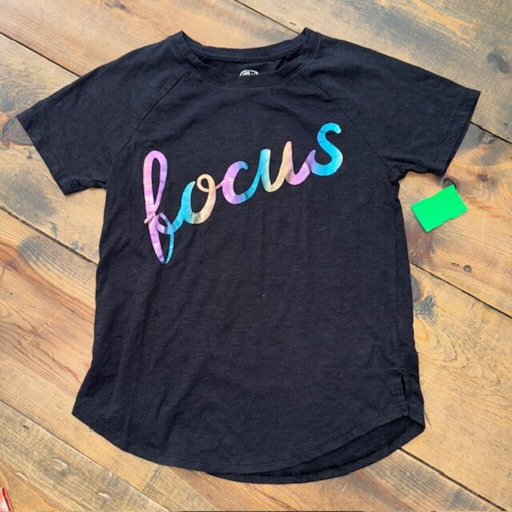 focus athletic tee 7/8