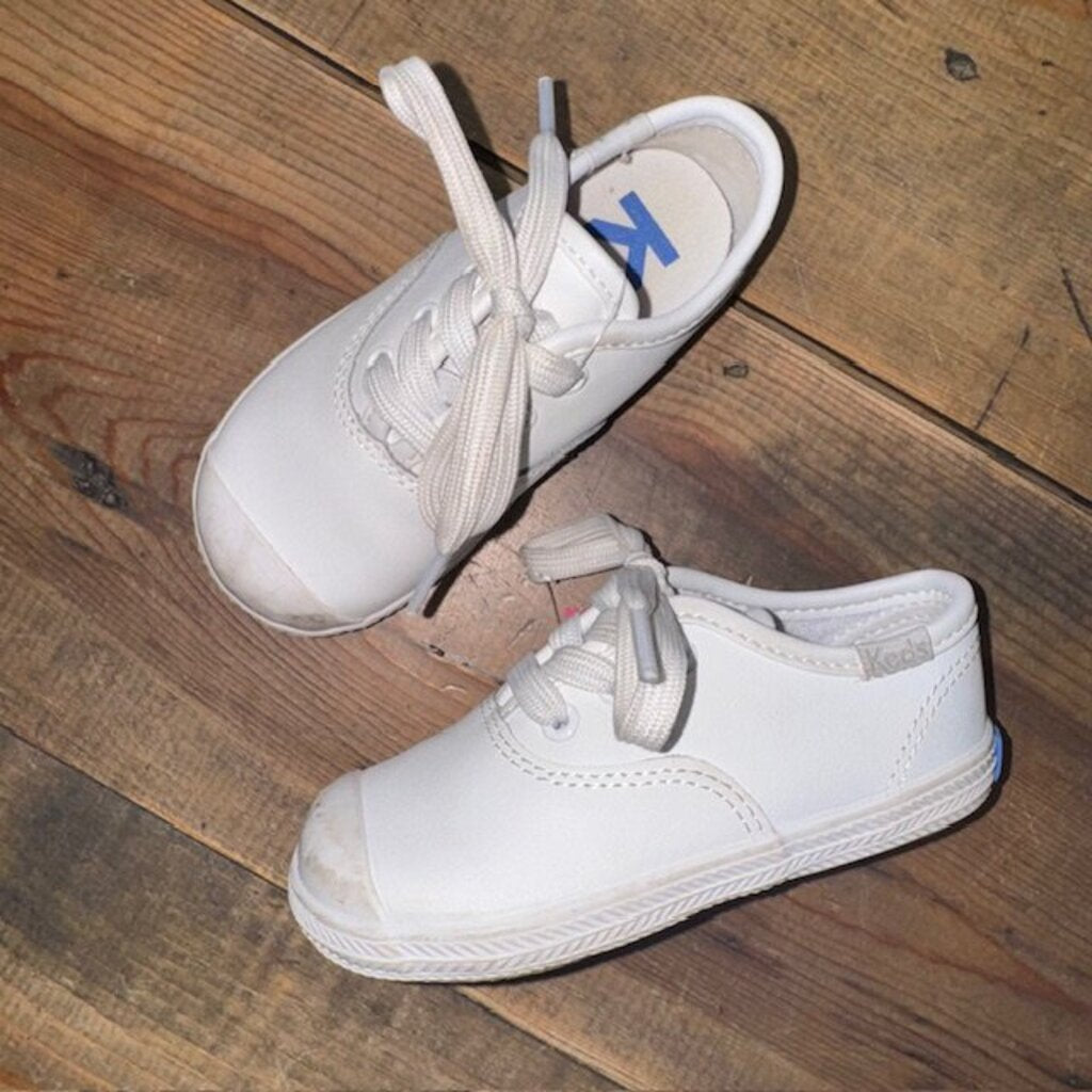 Lace up leather sneakers 6.5c