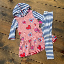 Load image into Gallery viewer, Heart pattern Tunic &amp; ribbed leggings- **as is** 5T
