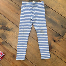 Load image into Gallery viewer, Heart pattern Tunic &amp; ribbed leggings- **as is** 5T
