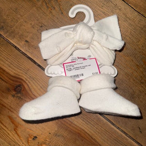 NEW infant headband & bootie set