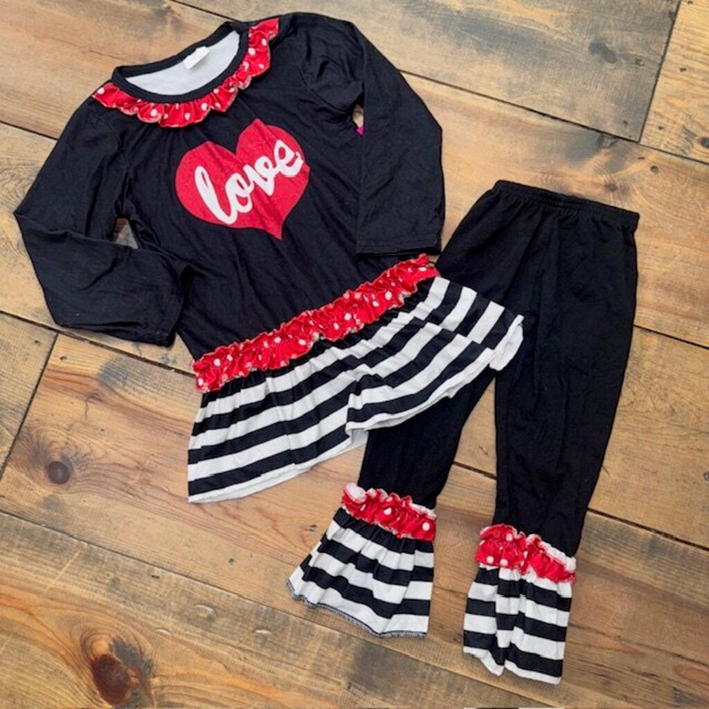 LOVE Ruffle Outfit 2T
