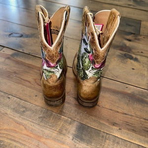 Cactilicious Crackled Boots - Broad Square Toe 13