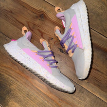 Load image into Gallery viewer, Athletic Slip On Tennis Shoes 1.5Y
