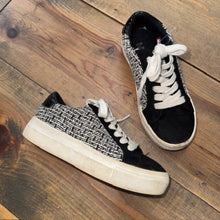 Load image into Gallery viewer, Tweed Tennis Shoes 1M
