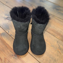 Load image into Gallery viewer, Bailey Bow II Boots 8c
