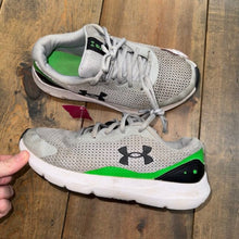 Load image into Gallery viewer, SURGE Tennis Shoes 5Y
