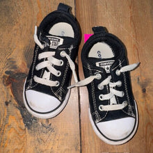 Load image into Gallery viewer, Slip On Chuck Taylor Allstars 7c

