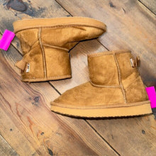 Load image into Gallery viewer, Faux fur boot 4
