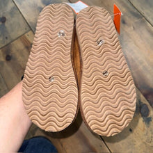 Load image into Gallery viewer, Sherpa slip on shoes 12/13
