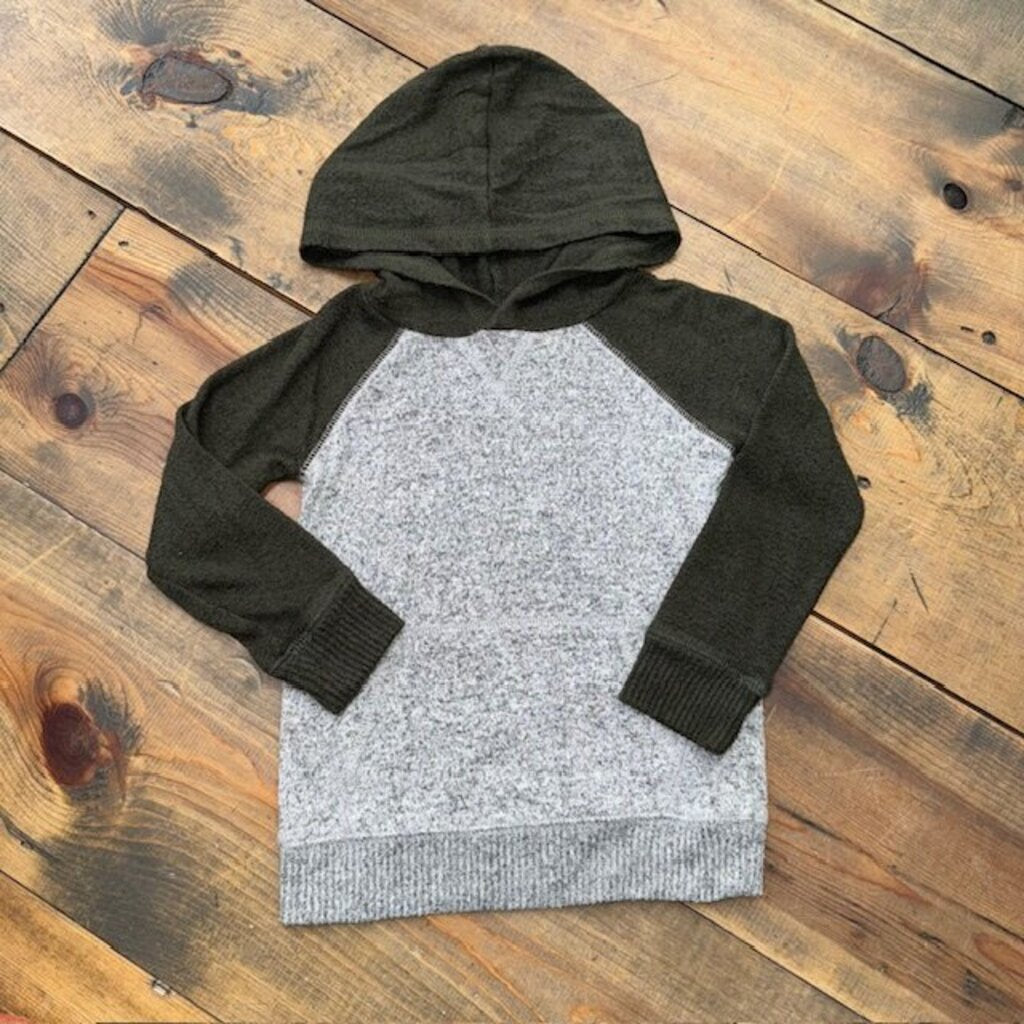 hooded sweater with pocket 2T