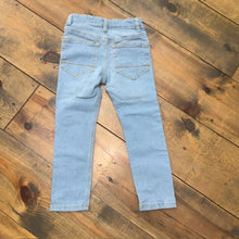 Load image into Gallery viewer, Skinny jeans 4T
