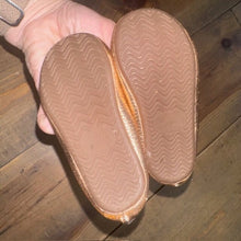Load image into Gallery viewer, Metallic Ballet Flats 12/18M
