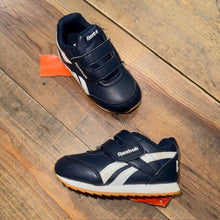 Load image into Gallery viewer, Leather velcro shoes 6
