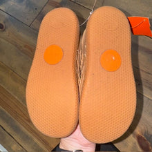 Load image into Gallery viewer, velcro mary janes 11
