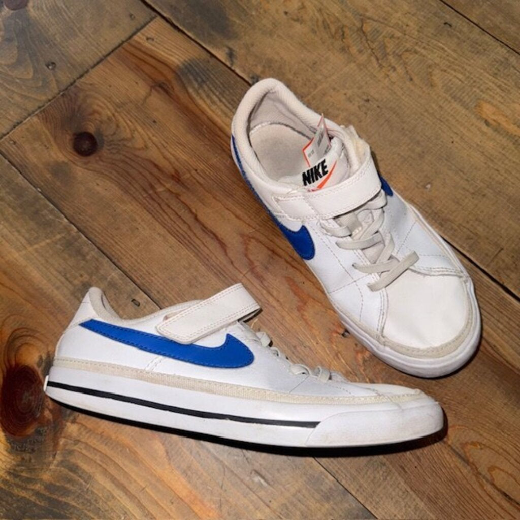 Velcro Tennis Shoes 2.5Y