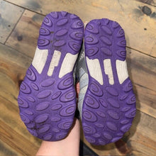 Load image into Gallery viewer, Velcro Shoes 2M
