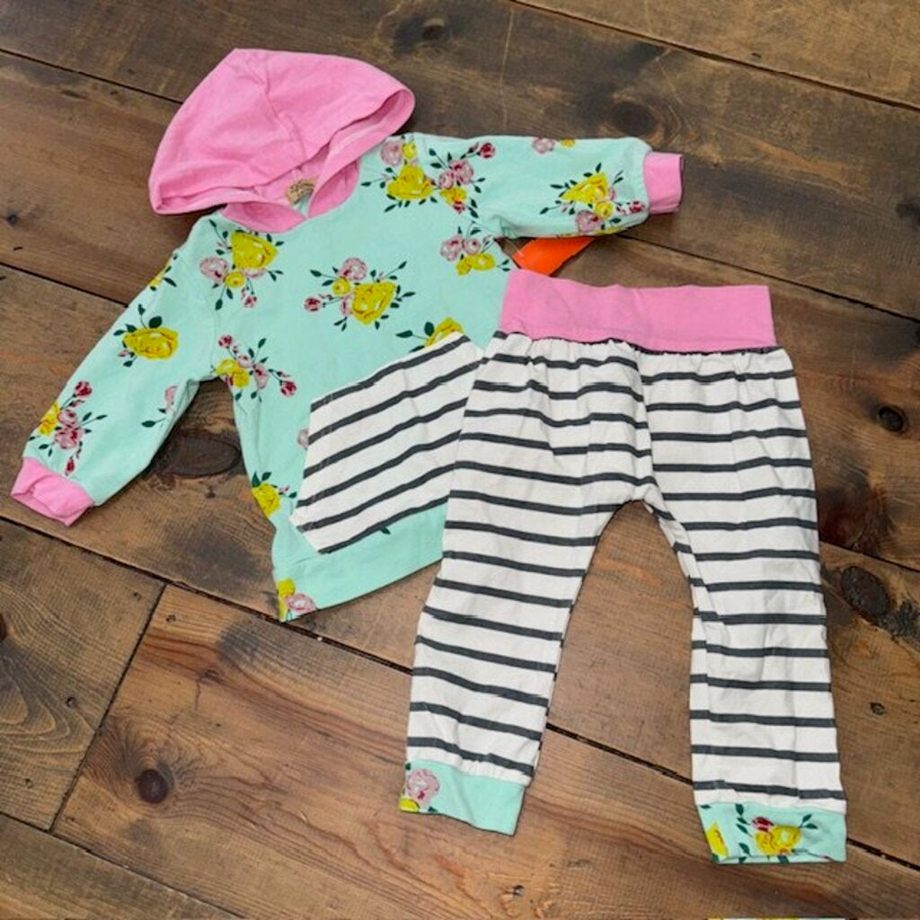 striped 2 piece outfit 18/24M