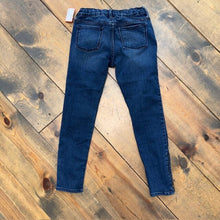 Load image into Gallery viewer, Skinny Zipper Jeans 8 REG
