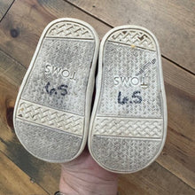 Load image into Gallery viewer, Jefferson Canvas Shoes 4

