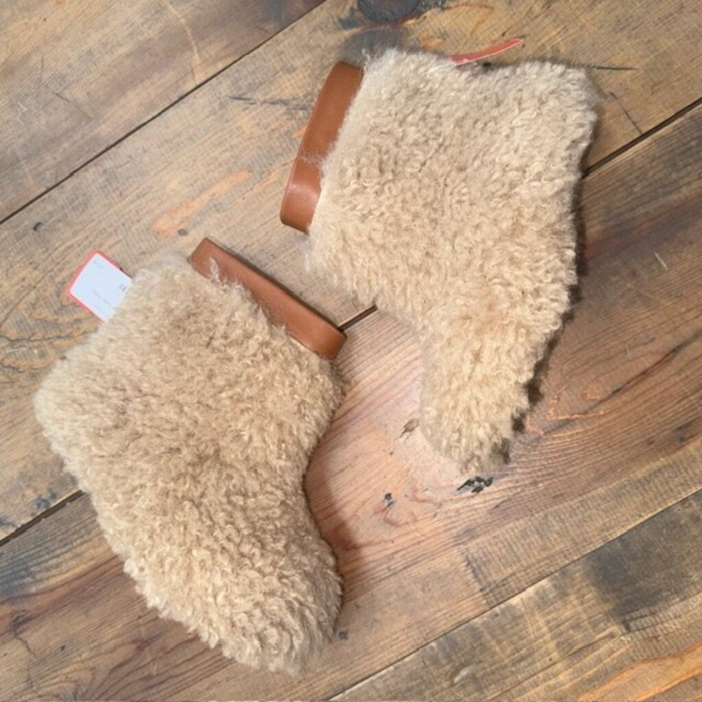 Fuzzy boots 11