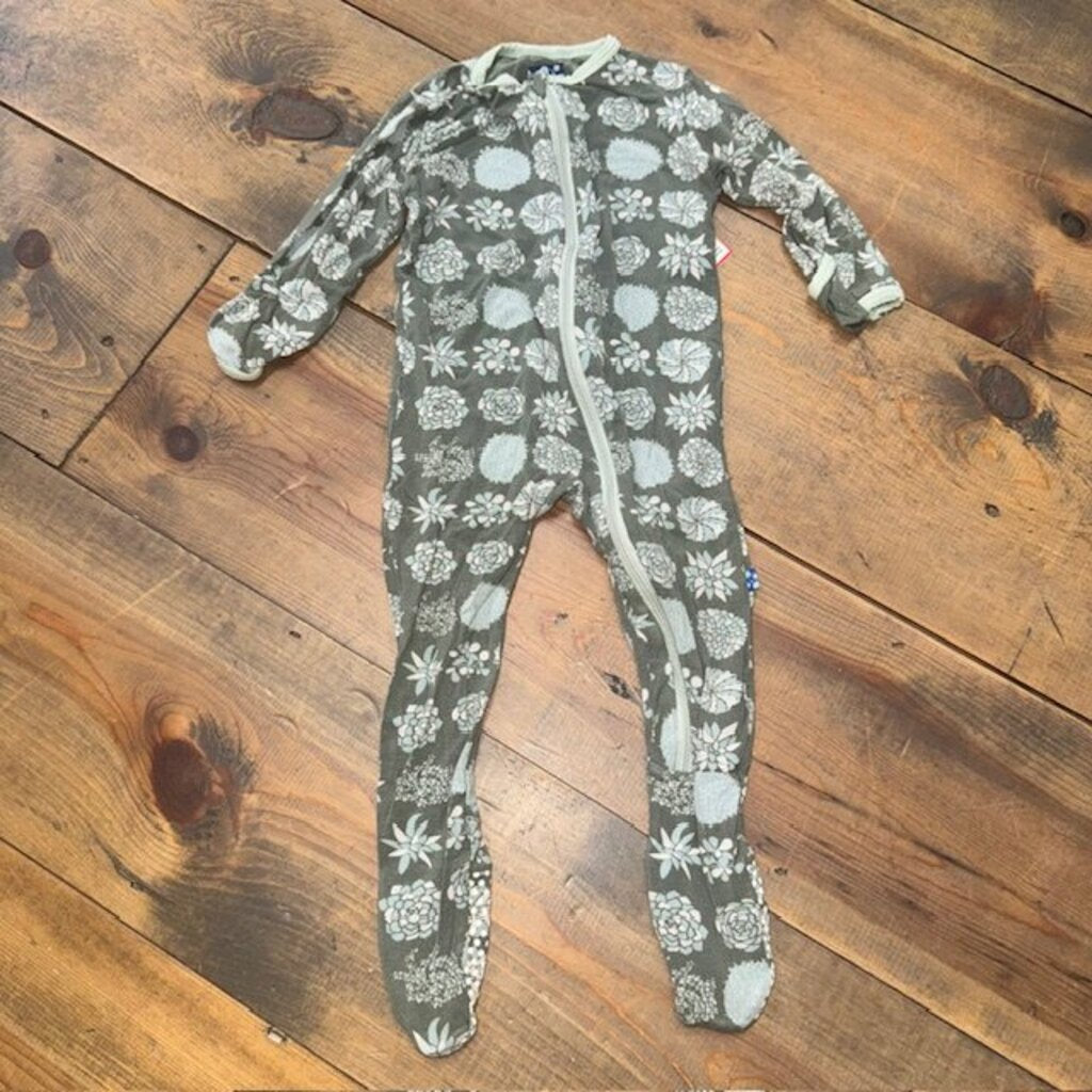flower print bamboo footie 6/9M
