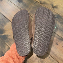 Load image into Gallery viewer, Leather Sandals 1
