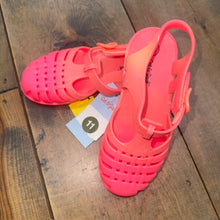 Load image into Gallery viewer, NEW! Rubber Sandals 11
