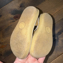 Load image into Gallery viewer, Saltwater Sandals 7
