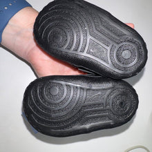 Load image into Gallery viewer, Air Force One Crib Shoes 2
