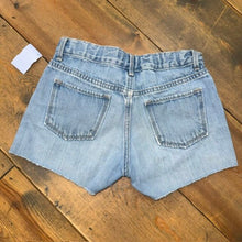 Load image into Gallery viewer, distressed jean shorts 10
