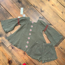 Load image into Gallery viewer, NEW WDW Christmas Tunic &amp; Shorts 6
