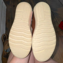 Load image into Gallery viewer, **NEW** lace up casual shoe w/box 2
