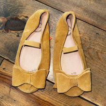 Load image into Gallery viewer, suede ballet flat with bow 12
