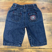 Load image into Gallery viewer, VINTAGE jeans with bear patches 3/6M
