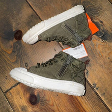 Load image into Gallery viewer, high top sneaker
