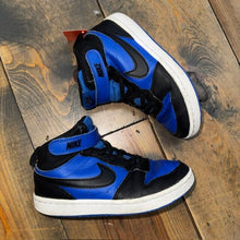 Load image into Gallery viewer, high top velcro sneaker
