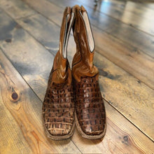 Load image into Gallery viewer, square toe cowboy boot 7 MEN
