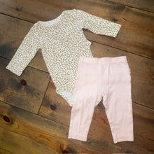 Load image into Gallery viewer, Leopard Bodysuit &amp; Leggings 9M
