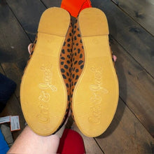 Load image into Gallery viewer, **NEW** leopard print velcro ballet flat
