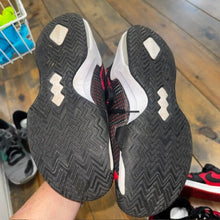 Load image into Gallery viewer, airmax athletic hi-tops 7.5
