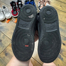 Load image into Gallery viewer, Velcro Court Borough Mid Sneakers 11C
