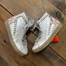 Load image into Gallery viewer, metallic sparkle high top tennis shoes 9
