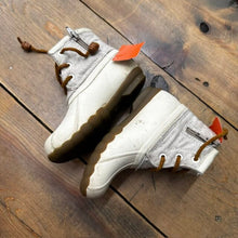 Load image into Gallery viewer, Rain/snow rubber boots 9
