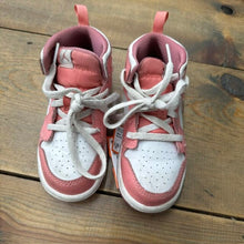 Load image into Gallery viewer, air jordan lace up sneakers 9c
