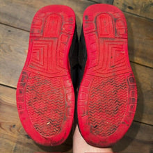 Load image into Gallery viewer, High top velcro sneaker 1
