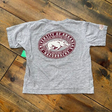 Load image into Gallery viewer, University of Arkansas Razorbacks tee YS (6/8)
