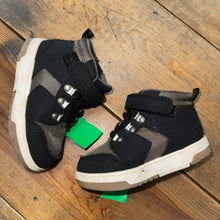 Load image into Gallery viewer, velcro side zip boot 7
