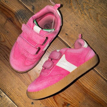 Load image into Gallery viewer, velcro sneakers 7
